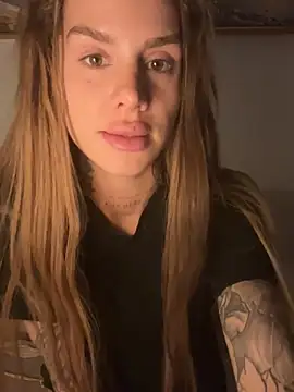 EmiliaCatalina - surprise😍