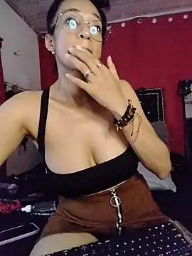 AmelieMartinez - oil on my big tits mmmmm