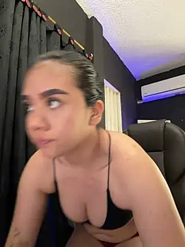 Alhaana_ - OPEN LEGS!! ZOOM PUSSY!!