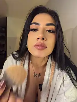 Clarachanelricek - SHOW BIG BOOBS AND PLAY