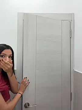 -_MiaQueen_- - Open stranger door Even If he Inside
