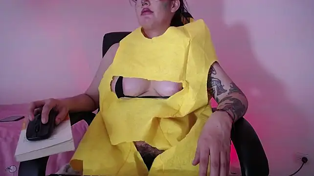 Agatabolton - oil and spank in my ass + doggy