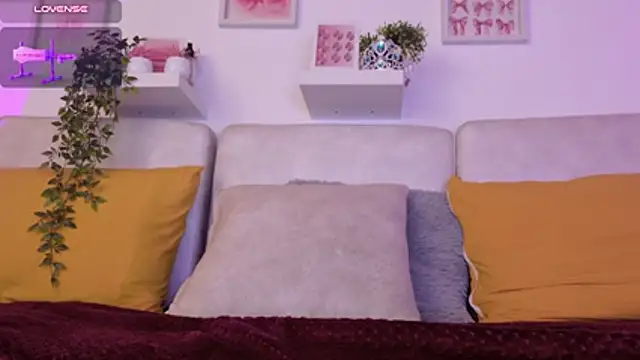 Malka_Burning - PLUG LIGHTS FINGERING PUSSY ❤️