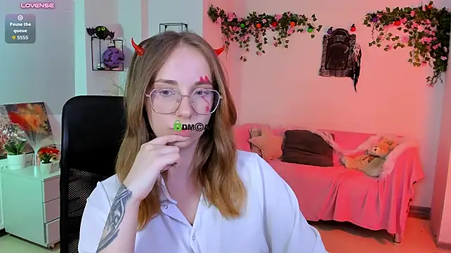 Evalora_vei - show tongue