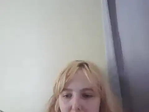 Valenciaishorny - Deepthroat a dildo