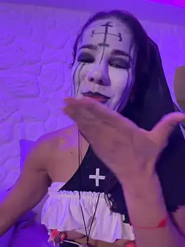 ViolettLuxe - Moan When Vibration is On