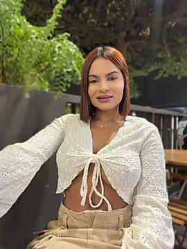 Irina_Velvett - Flahs tits in públic 💦😈🥴