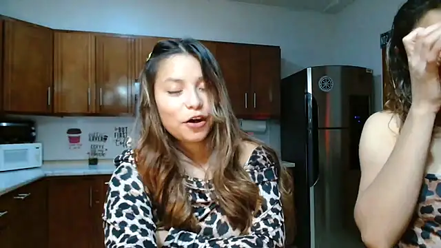 3littles - sexy cameltoe.....