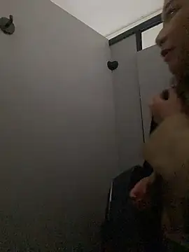 Coco_sexgirl - 新人御姐coco第一天直播 哥哥们点点关注 完成目标大厅全裸三分钟