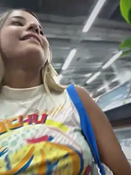 Missbella_ - Dildo no cuzinho 🤫💦