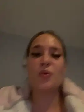 Poppylooloo - Shake tits