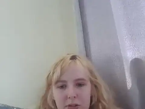 Valenciaishorny - Deepthroat a dildo
