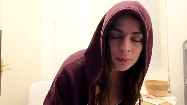 Camii2244 - Shake boobs