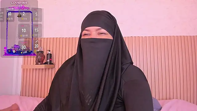 Layla_arabelle - show boobs