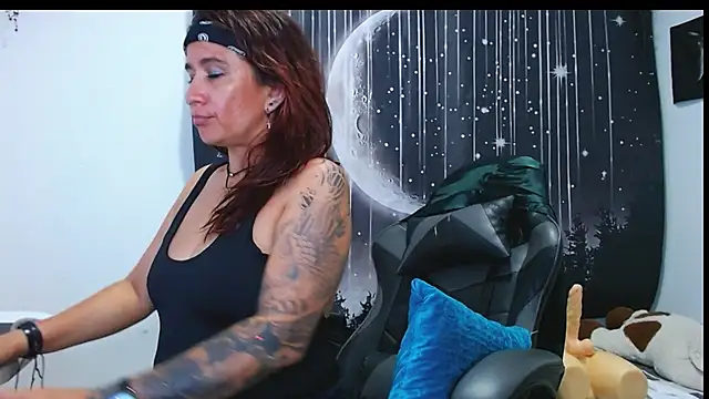 Hikaryfire - masturbate your clitoris baby👅💦😈