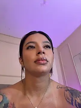 Cami_saen - oil in my tits
