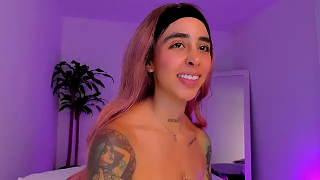 Sophierooy22 - Spit tits