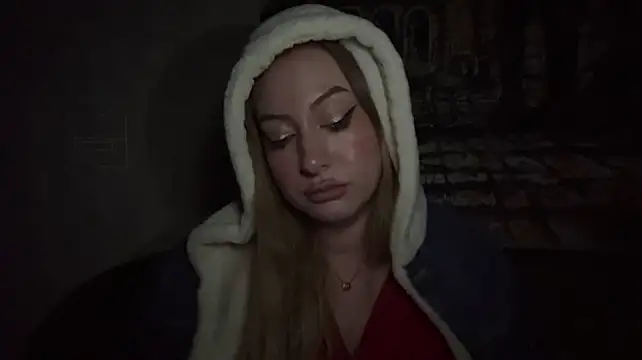 ReneeNunz - Squeeze my boobies!