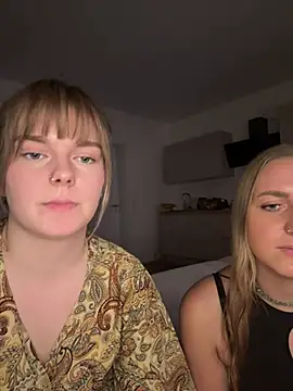 LisaFreierxx - Flash boobs 🥵