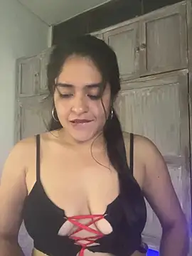 EmilyNoir1 - spit play on the tits