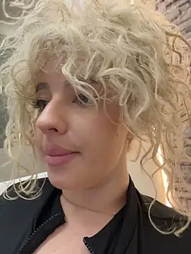 CurlyDaisy - LT gets snap+sexy video+2 min CTRL
