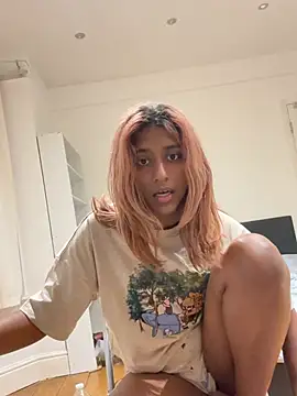 DonnaShy - Playing with my titties 🫦