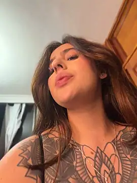 Im_Anto - Show and spit my boobs