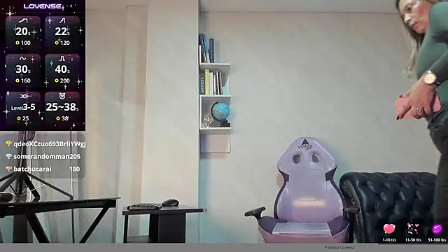 PamelaQenn2 - show pussy