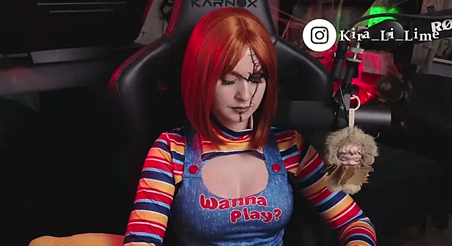 KiraLiLime - Breasts in oil with glitter (close angle