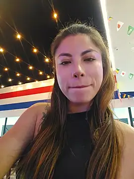 Karen_San_Miguel - Flash tits in public + 3 photos nude😈