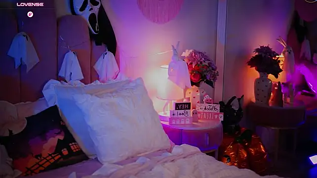 MiaMuse - 😈to tease with my naked tits😈