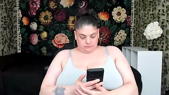 Exxxotic_Melons - Play with my huge juicy melons!!