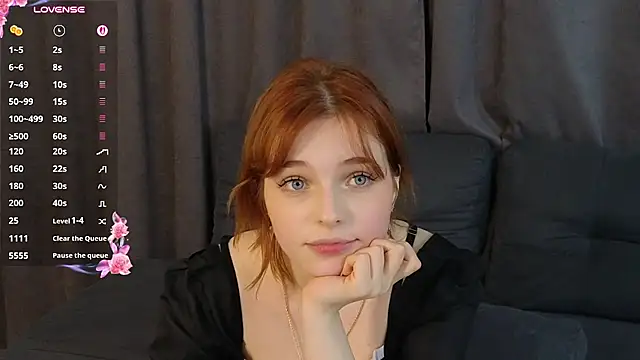AnnieKim_ - Booty tease