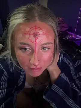 RosieJonesx - Run pussy under thongs