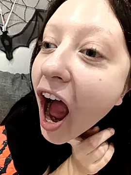 Nahida77 - SUCK FINGER AND KISS NECK