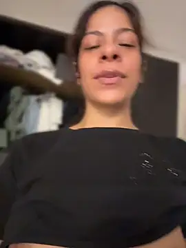 AndreaVel - Play Pussy missionary😈🫦