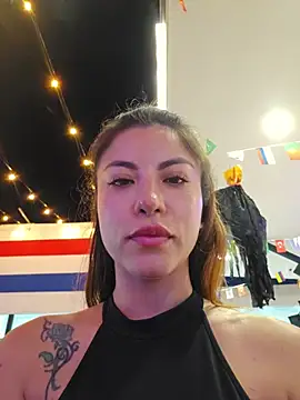 Karen_San_Miguel - Flash tits in public + 3 photos nude😈