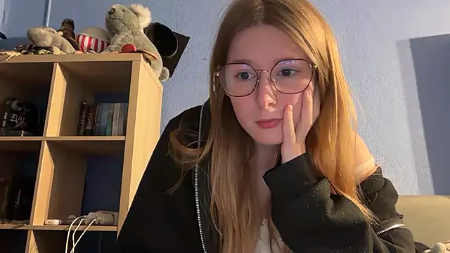 Thepretiestgirlhere - Ahegao tres baveux 🤤👅