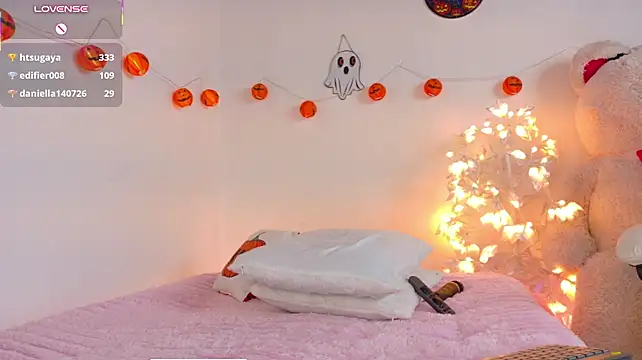 Emmy_candy_18 - PLUG ANAL IN MY TIGHT ASS AND OIL