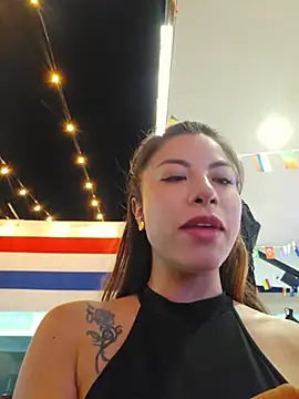 Karen_San_Miguel - Spit tits + flash + control toy 3m🥵