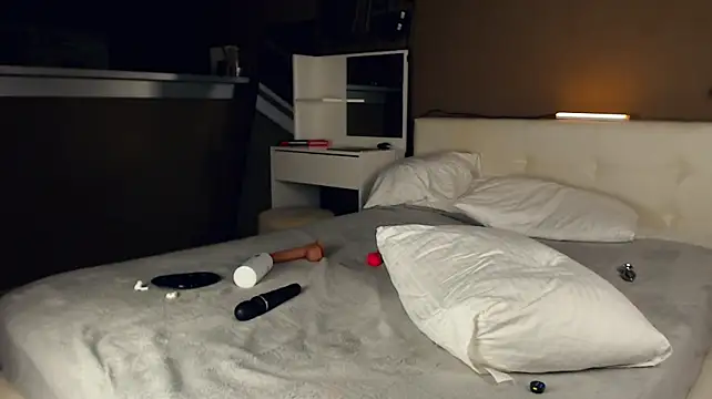 BARBIE_DO11 - RIDE DILDO with domi on clit TILL I CUM