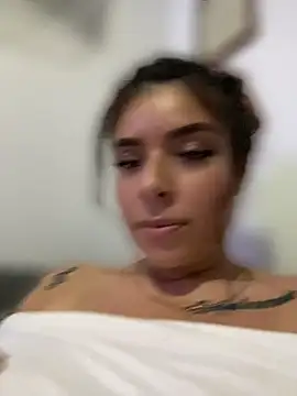Hally-jensen1 - Two finger pussy😈