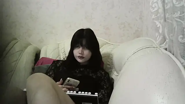 SluttyGoth69 - slap boobs
