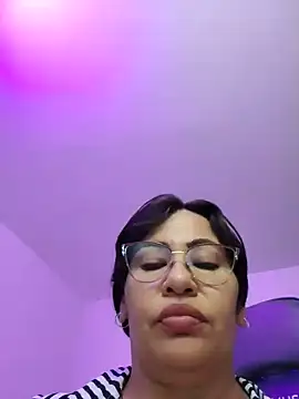 Esmeralda_milf - flash tits