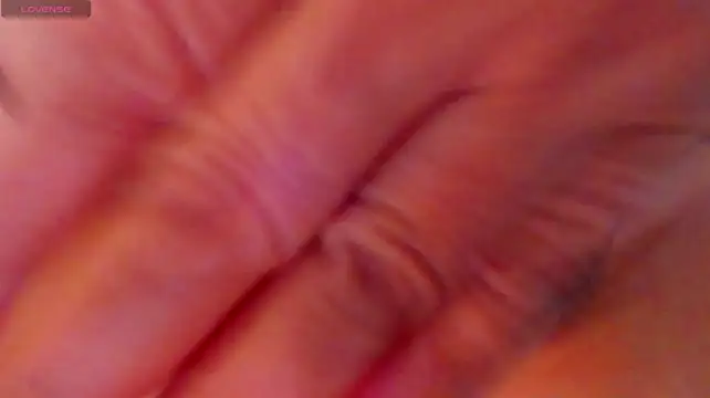 Victoriarouss- - your kisses and caresses make my cum
