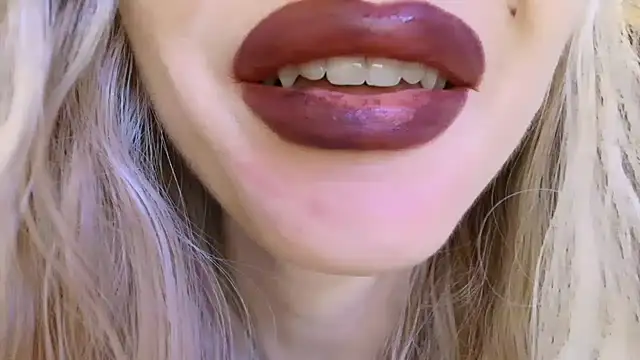 Velvet_kissx - How about some wetness?Booom 💦 😈 👄 🎇