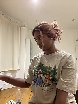 DonnaShy - Sucking dildo🫦