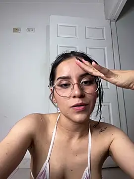 Trixie_pop - Take off your bra