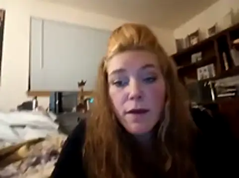 BettyandGold - Close up pussy cream