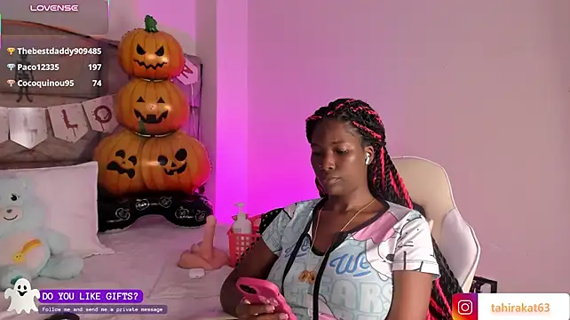 Tahira_21_ - Fingering hmmm!